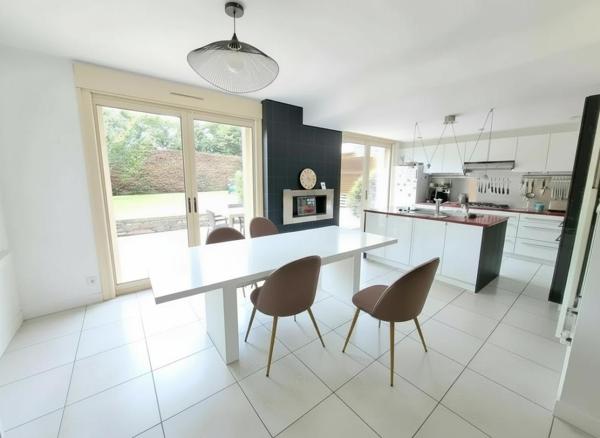 Maison familiale lumineuse avec jardin et garage -  Angers Saint-Léonard ? 192 m²