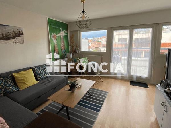 Location Appartement 2 pièces 55.2 m² - 30 RUE DE BELLEVUE Chamalieres 63400