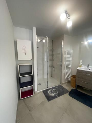 A LOUER TIERCE Appartement NEUF Type 3 MEUBLE de 63 m2 avec balcon