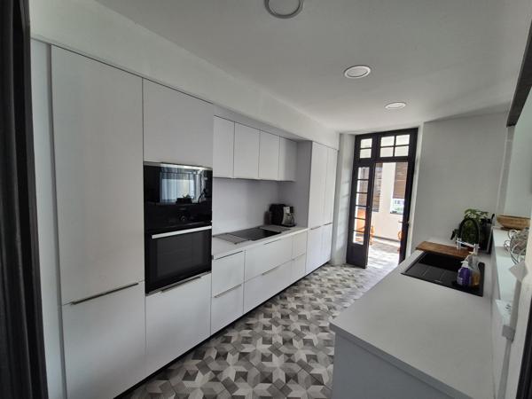 Appartement rénové avec garage proche centre-ville Alès (30100)