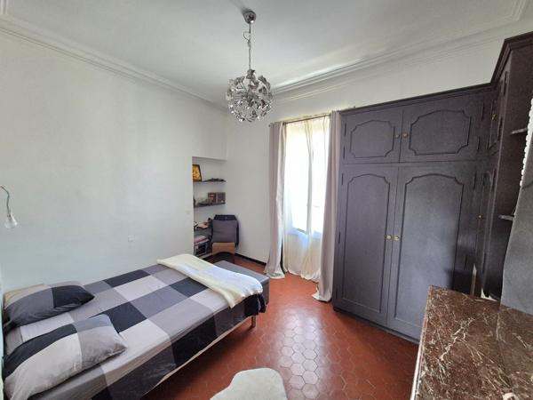 Appartement rénové avec garage proche centre-ville Alès (30100)