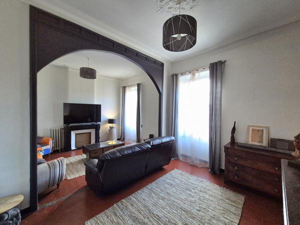 Appartement rénové avec garage proche centre-ville Alès (30100)