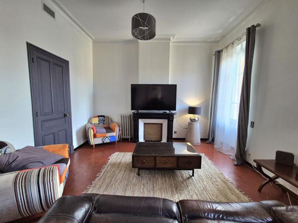 Appartement rénové avec garage proche centre-ville Alès (30100)