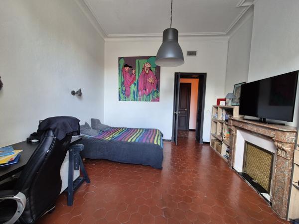 Appartement rénové avec garage proche centre-ville Alès (30100)