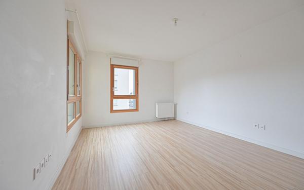 Appartement à vendre    2 pièces • 43,01 m2 Montreuil
