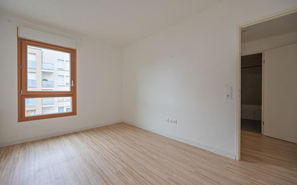 Appartement à vendre    2 pièces • 43,01 m2 Montreuil