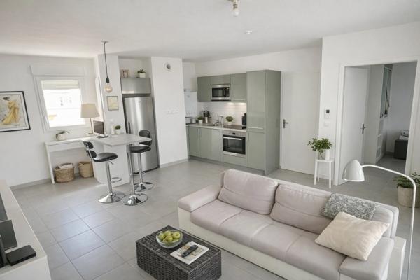 Dpt Hérault (34), à vendre PALAVAS LES FLOTS appartement T2 de 44 m²
