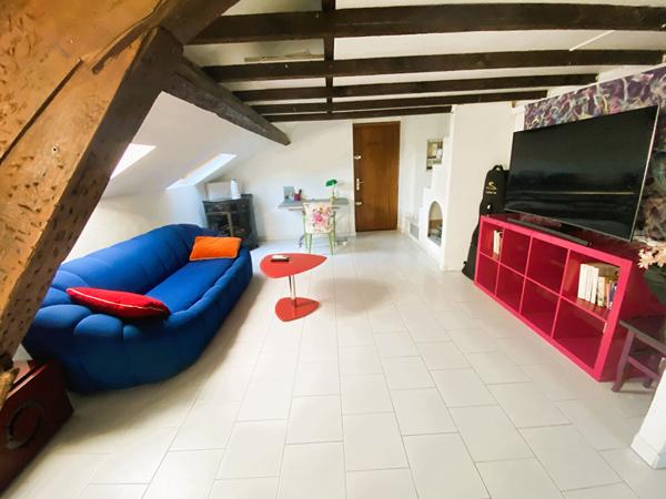 Appartement T1 à vendre à La Londe-les-Maures avec vue mer - Idéal investisseur