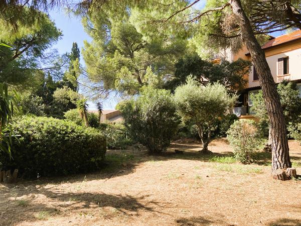 Appartement T1 à vendre à La Londe-les-Maures avec vue mer - Idéal investisseur