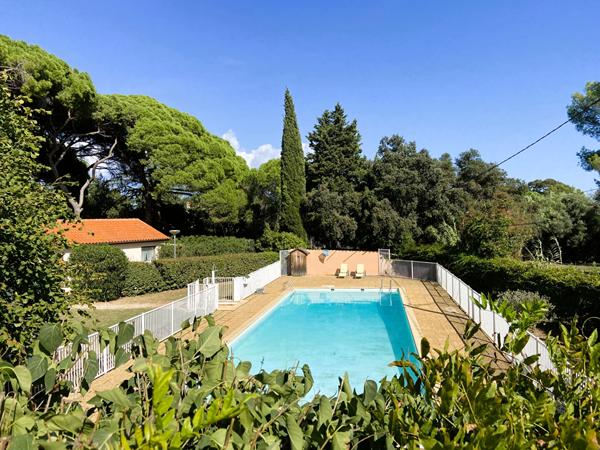 Appartement T1 à vendre à La Londe-les-Maures avec vue mer - Idéal investisseur