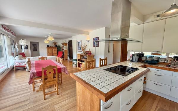 Appartement à vendre    5 pièces • 127 m2 Corrençon-en-Vercors