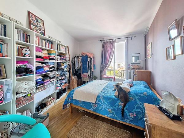 Joli nid de 3 pièces baigné de lumière dans le Vieux Saint-Maur