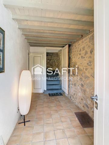 Maison au calme avec cachet et jardin.