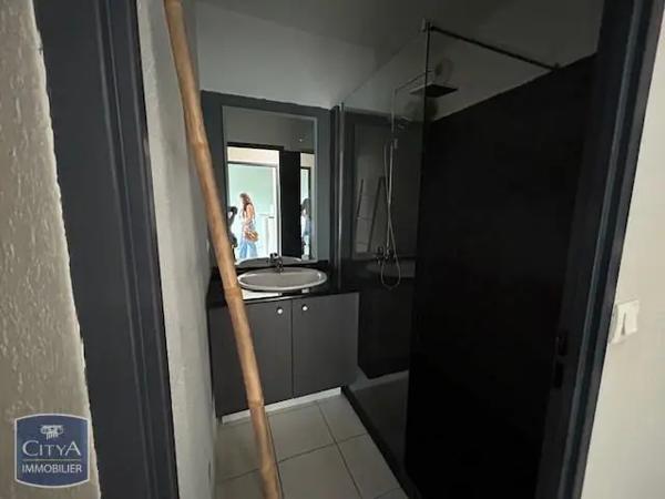 Appartement à louer 2 pièces 37.15m² Billère (64140)