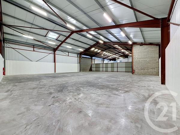 à vendre  1414,60 m 2   LA REOLE  - 33
