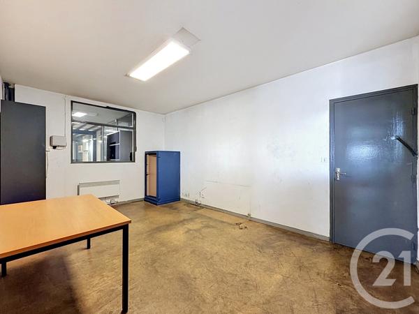 à vendre  1414,60 m 2   LA REOLE  - 33