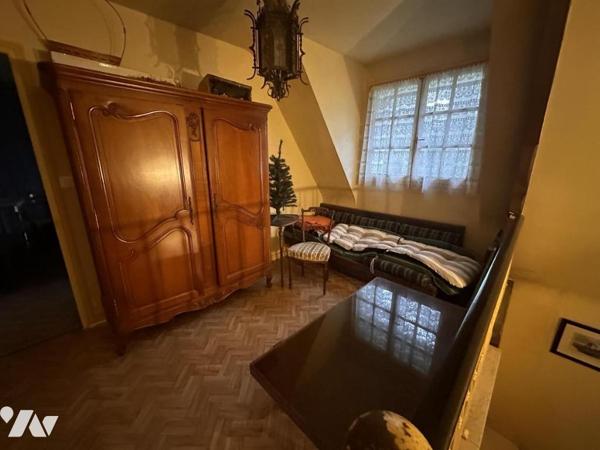 A VENDRE CARNAC Nord, dans lotissement résidentiel, maison années 70, terrain en Na 6460 m²