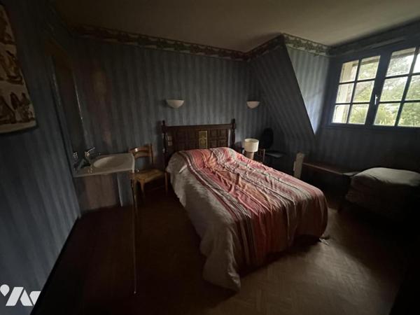 A VENDRE CARNAC Nord, dans lotissement résidentiel, maison années 70, terrain en Na 6460 m²