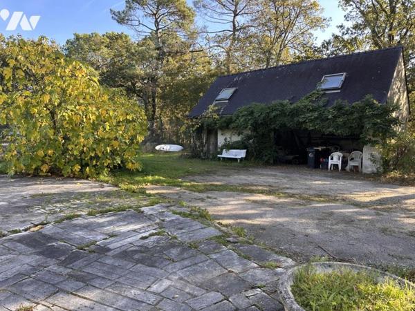 A VENDRE CARNAC Nord, dans lotissement résidentiel, maison années 70, terrain en Na 6460 m²