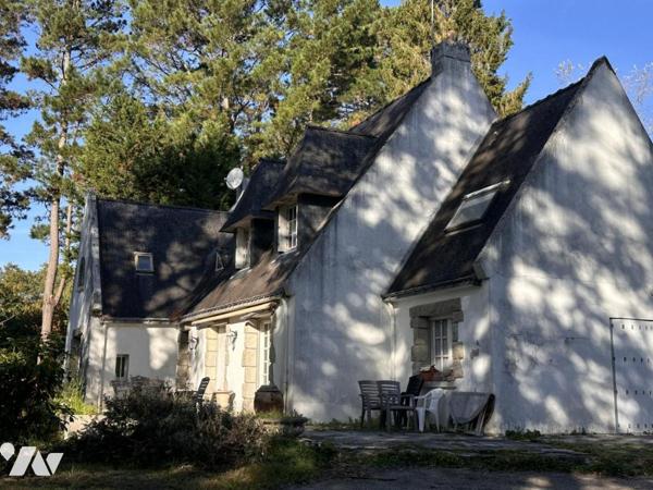 A VENDRE CARNAC Nord, dans lotissement résidentiel, maison années 70, terrain en Na 6460 m²