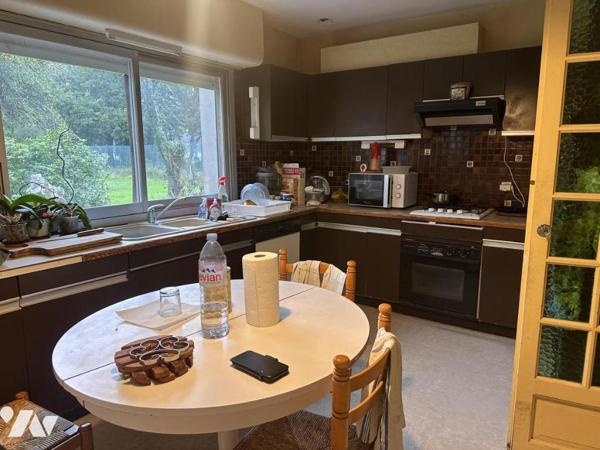 A VENDRE CARNAC Nord, dans lotissement résidentiel, maison années 70, terrain en Na 6460 m²