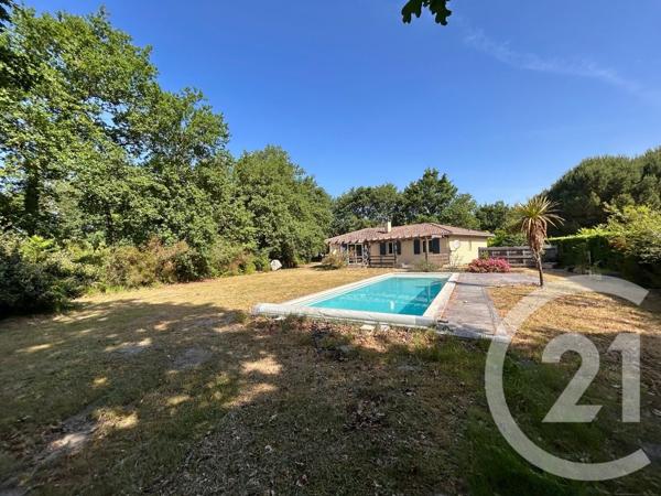 Maison à vendre  4 pièces - 150 m 2   HOURTIN  - 33