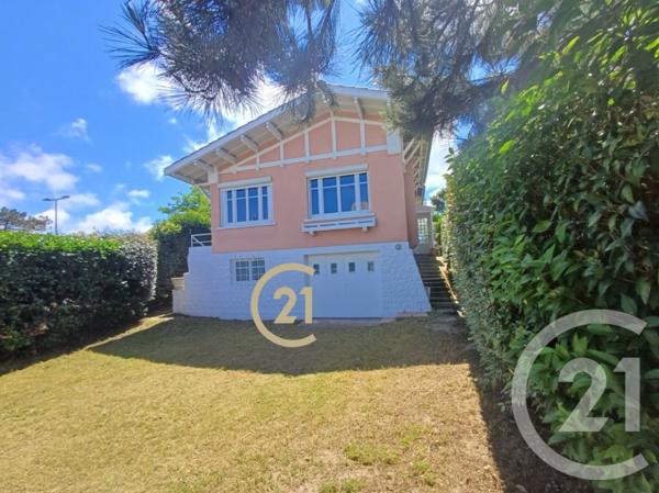 Maison à vendre  4 pièces - 150 m 2   HOURTIN  - 33