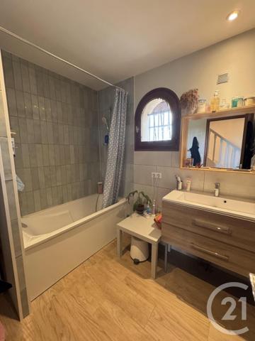 Maison à vendre  4 pièces - 150 m 2   HOURTIN  - 33