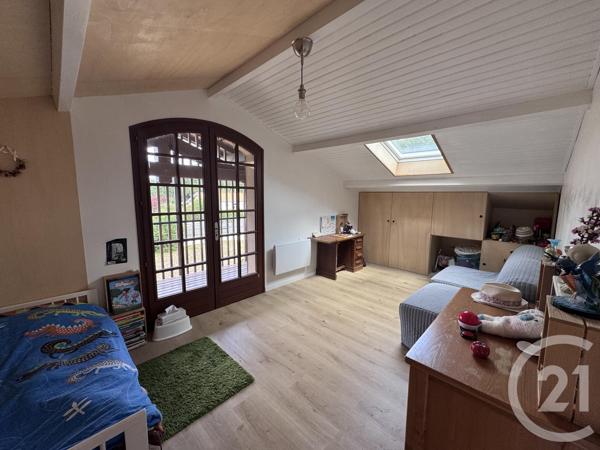 Maison à vendre  4 pièces - 150 m 2   HOURTIN  - 33