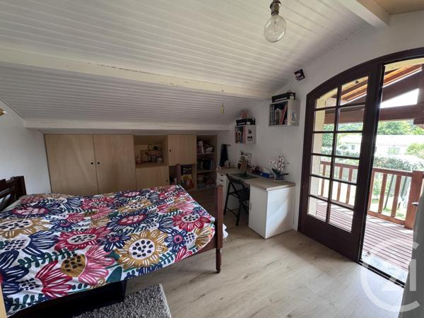 Maison à vendre  4 pièces - 150 m 2   HOURTIN  - 33