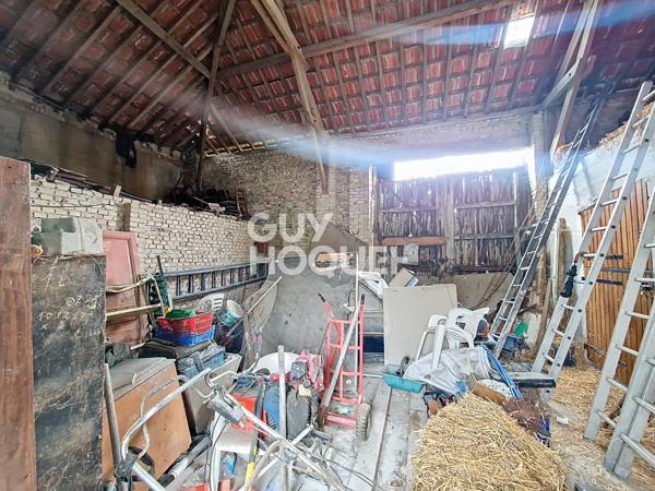 Maison à vendre de 5 pièces de 83.54 m² avec grange de 100 m² et terrain constructible