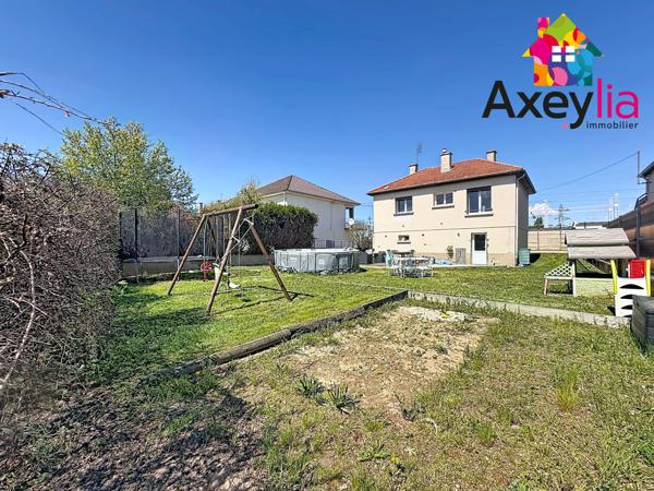 Riorges (42153) A VENDRE - RIORGES - MAISON RÉNOVÉE AVEC TROIS CHAMBRES, GARAGE ET TERRAIN