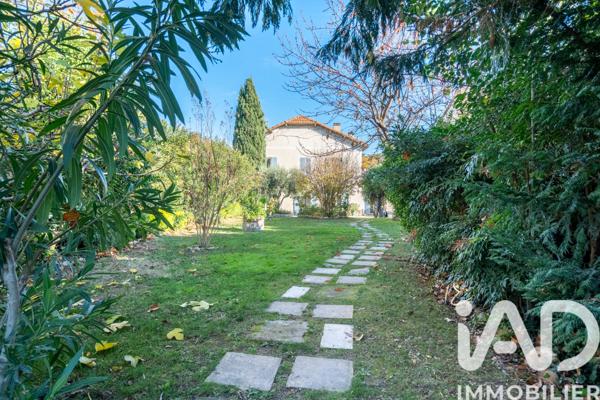 Maison à vendre 9 pièces 245 m² Saint-Rémy-de-Provence