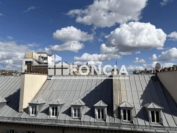 Location Local commercial 1 pièce 131.4 m² - 33 RUE GODOT DE MAUROY Paris 75009