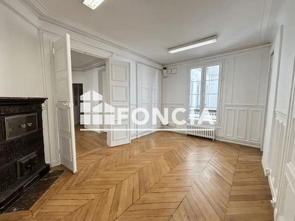 Location Local commercial 1 pièce 131.4 m² - 33 RUE GODOT DE MAUROY Paris 75009