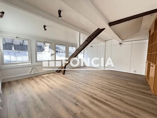 Location Local commercial 1 pièce 131.4 m² - 33 RUE GODOT DE MAUROY Paris 75009