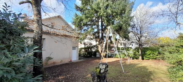 Maison familiale avec terrain clos de 655 m² et garage !