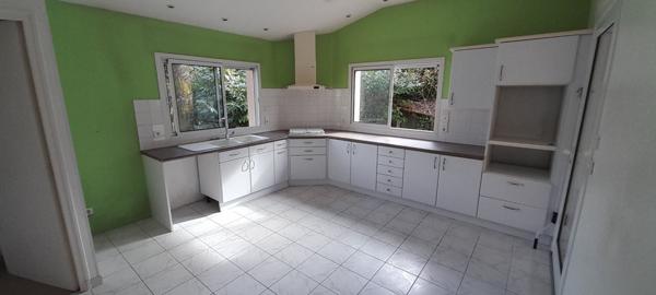 Maison familiale avec terrain clos de 655 m² et garage !