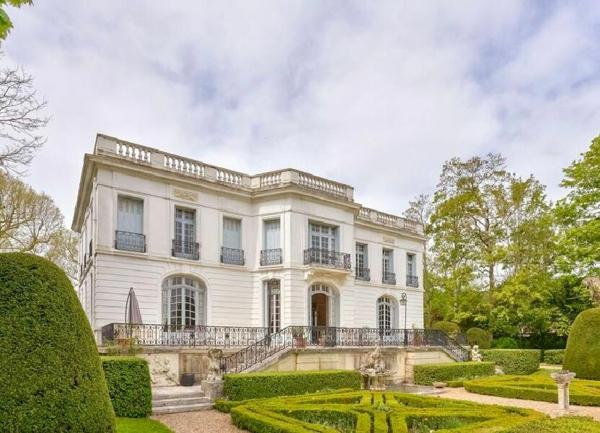 Maison à vendre    9 pièces •  Ézy-sur-Eure