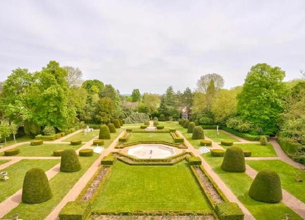 Maison à vendre    9 pièces •  Ézy-sur-Eure