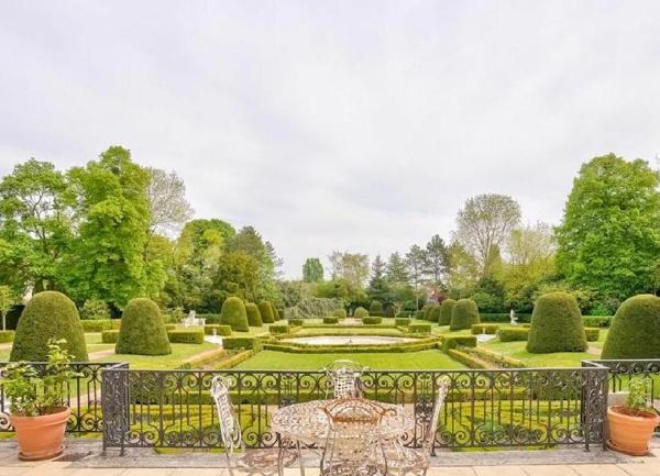 Maison à vendre    9 pièces •  Ézy-sur-Eure