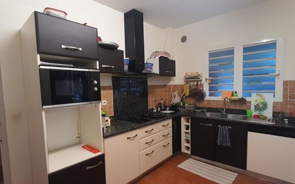 Maison à vendre    6 pièces • 196 m2 Sainte-Suzanne