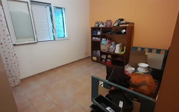 Maison à vendre    6 pièces • 196 m2 Sainte-Suzanne