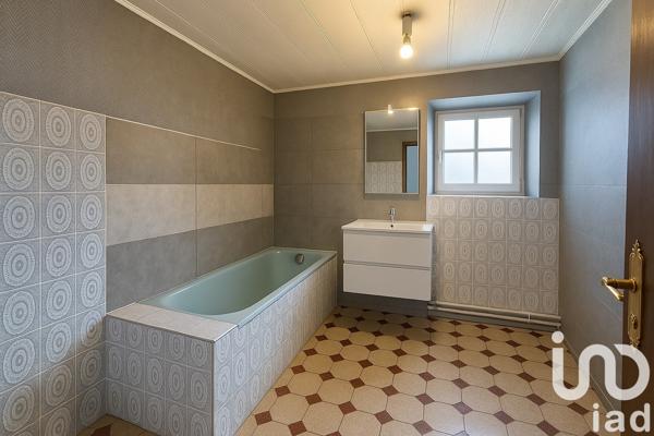 Maison à vendre 5 pièces 103 m² Barbezieux-Saint-Hilaire