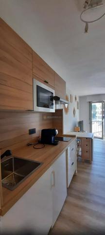 Location                                                      Appartement
                        
                     1 pièces                      24 m2                     à Saint-Aygulf