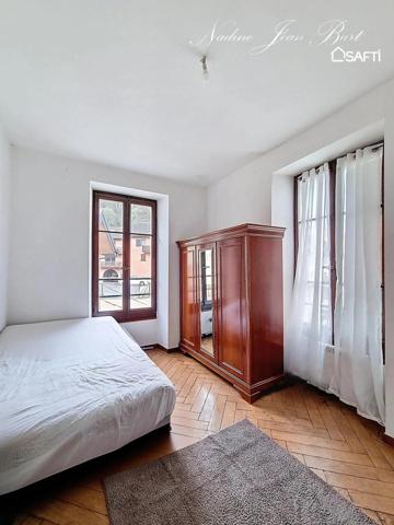 Lumineux T3 67M2 en plein centre-ville de  Taninges