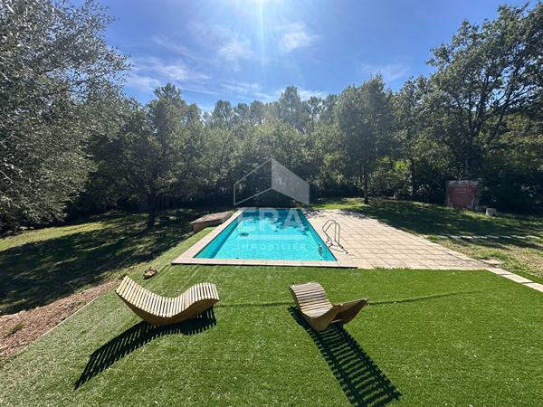 A VENDRE 83170 TOURVES  MAISON  TYPE 5 DE 147 M² SUR 2300 M² DE JARDIN PISCINE DOUBLE GARAGE ET STUDIO INDEPENDANT