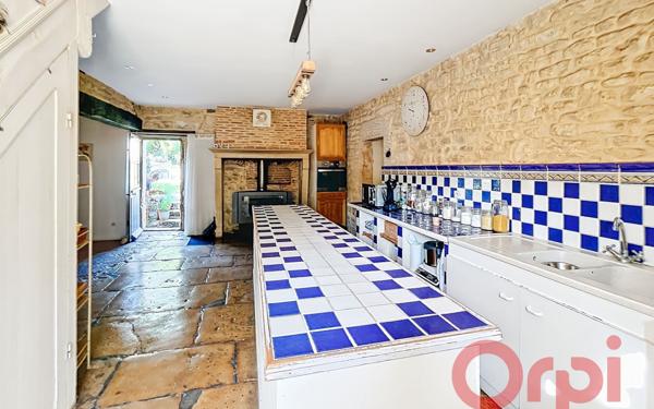 Maison à vendre    5 pièces • 163 m2 Charly