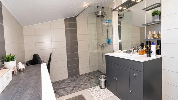 Longère 100m2 proche commerces et commodités Toutes les caractéristiques