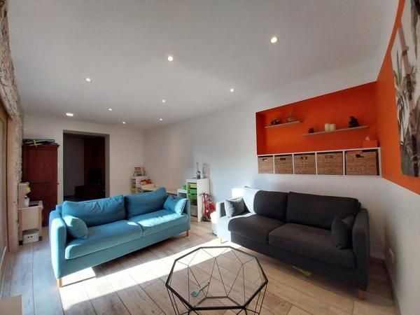 PONT DU CHATEAU- MAISON DE VILLE 117 M2 AVEC COUR ET TERRASSE - Pont du chateau